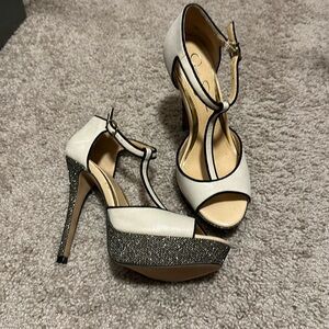 Brand new heels size 7